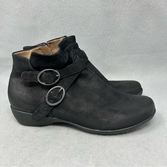 Dansko Boots Womens Size 38 7.5-8 Black Faithe Buckle Detail Ankle Bootie Casual - Picture 3 of 13